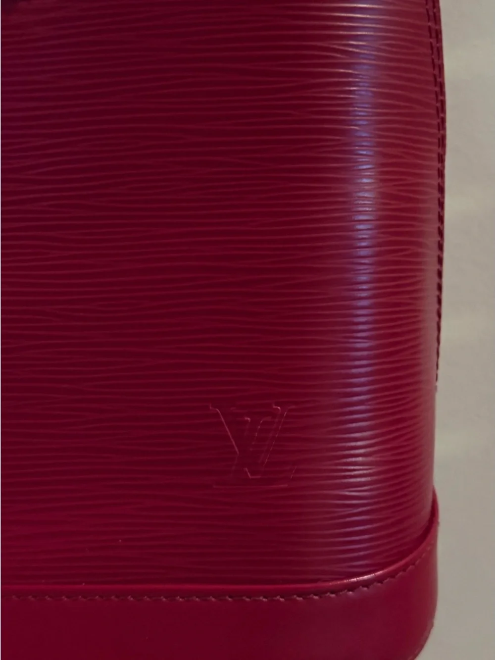 Louis Vuitton Alma PM Epi Leather Top Handle Bag in Deep fuschia - w/receipt